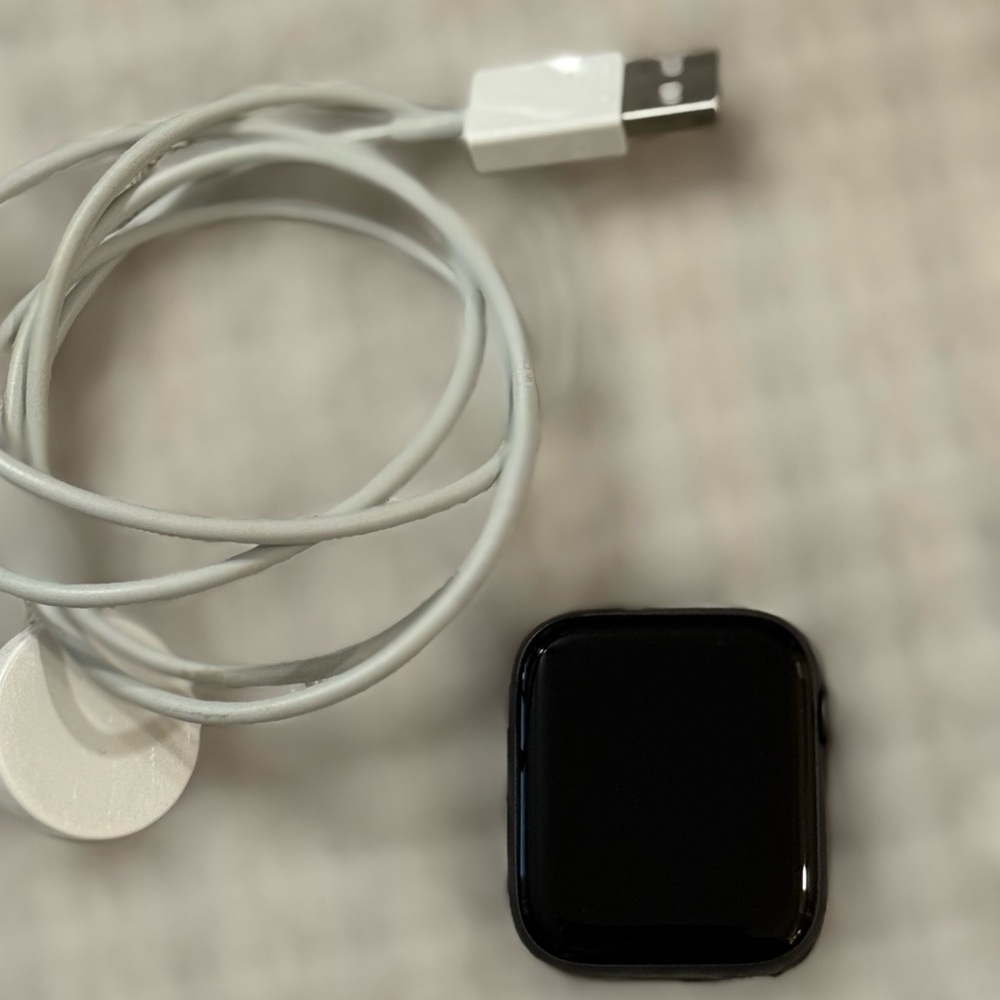 AppleWatch•Series 5• 44MM with charger
